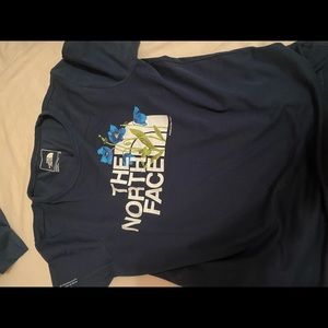 The north face women’s tee shirt new
